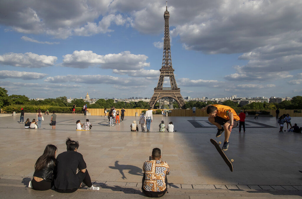 APTOPIX Virus Outbreak France